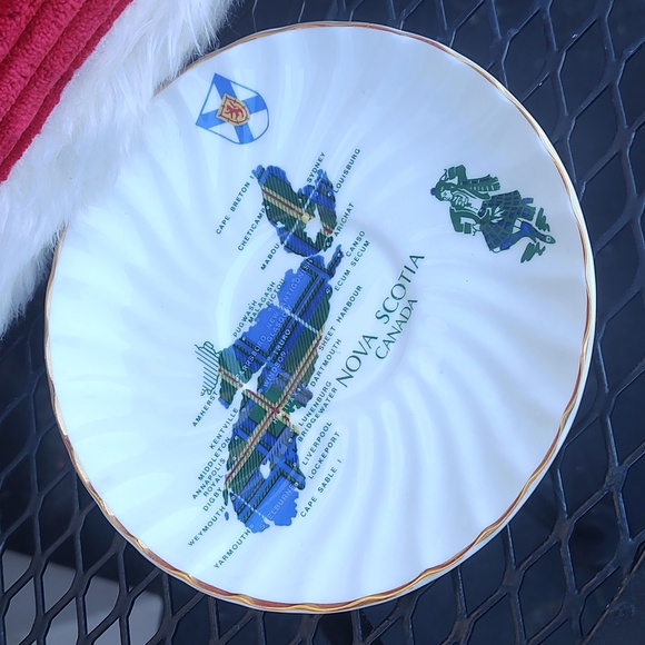 Nova Scocia Plate - Picture 3 of 7